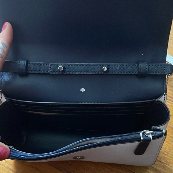 Kate spade cross body purse - Picture 3 of 6